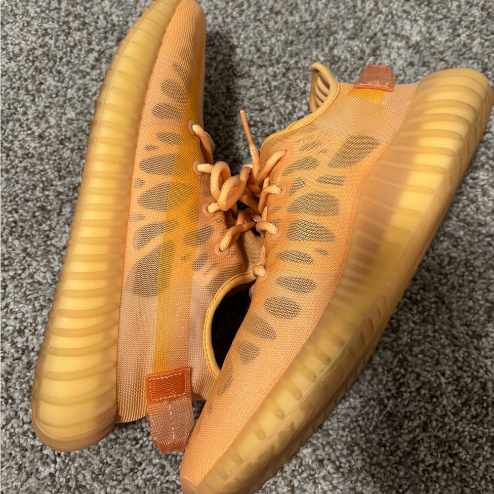 YEEZY boost 350 V2
